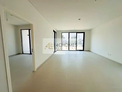 Middle unit | Close to pool Road facing No Commission