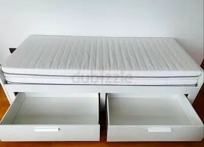 IKEA Brimness Daybed With 2 Mattress and two storage drawers  - good condition