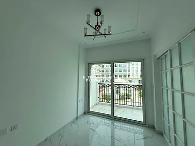 LIESURE DESK VIEW | SPACIOUS | PRIME LOCATION