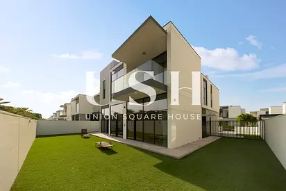 Vastu | Closed Kitchen | Upgraded | Tenanted