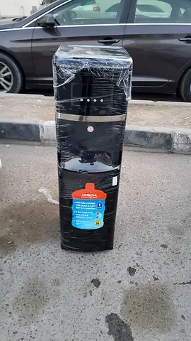 Bottom load water dispenser