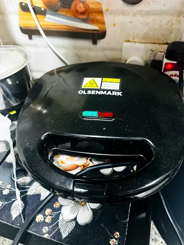 Olsenmark Round Waffle/Sandwich Maker - Used, Working