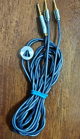 ddHiFi BC150B headphone upgrade cable.