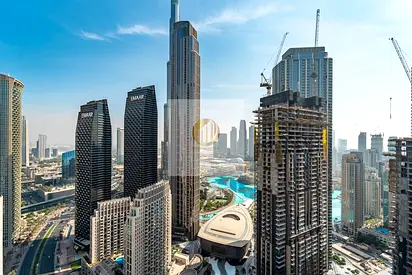 Vue panoramique sur le Burj Khalifa et les Fontaines de Dubai