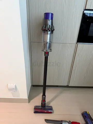 Dyson V10 Total Clean Cordless Vacuum Cleaner – Full Set