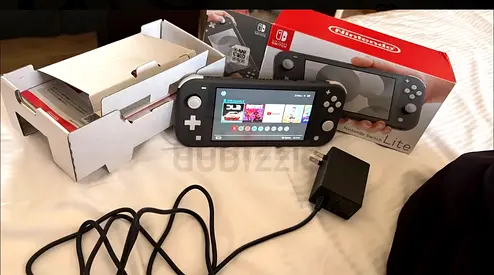 Nintendo switch lite comes with charger and the box