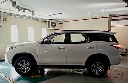 2021 Toyota FORTUNER photo 7