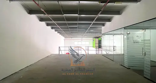 مستودع للإيجار في الجرف الصناعية 1 – عجمان | 2,000 قدم² | ميزانين | كهرباء 21 كيلووات