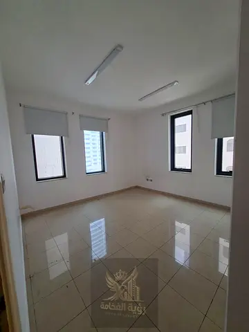 أجمل غرفتين وصالة في المجاز 3 مساحة واسعة تكييف مجاني على المالك خزائن بالحائط مطبخ أمريكي شهر مجاناً 2 حمام