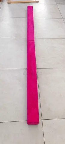 Foldable gymnastic balance beam