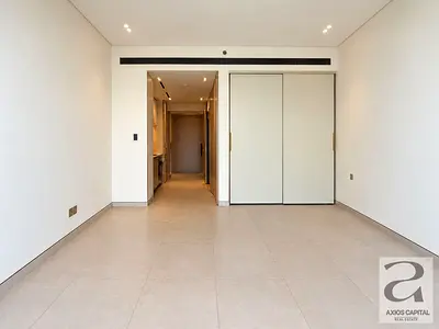 Elevated Perspectives | Contemporary Studio | Skyline Views