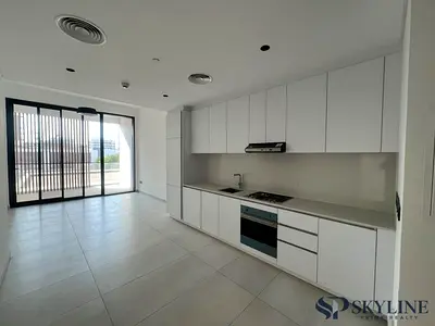 Spacious 2BR + Balcony | Vacant | 15 Days Free