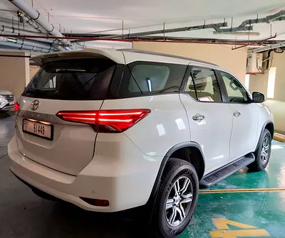 2021 Toyota FORTUNER photo 4