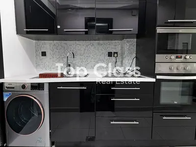 Upgraded Studio | Vacant | Fully Furnished