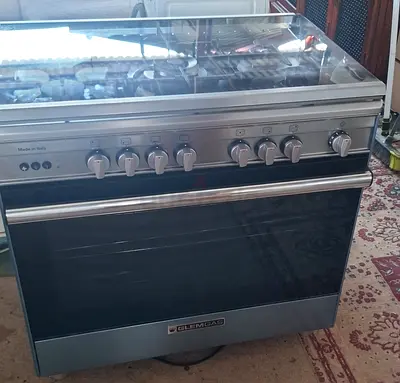Glemgas 5 Burner full gas cooker latest model same like new condition