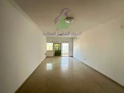 شقة 3 غرف للإيجار في المجاز 3، الشارقة | إطلالة بحرية | غرفة خادمة | شهر مجاني