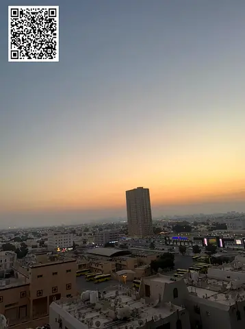 شقة (غرفة وصالة) للبيع في أبراج سيتي تاورز - عجمان | 310 ألف درهم | مؤجرة | إطلالة مفتوحة بالكامل على الشارقة | شرفة