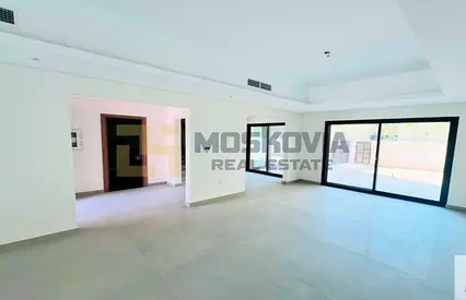 Live Sustainably: Elegant 5-Bedroom Townhouse Close to Nature