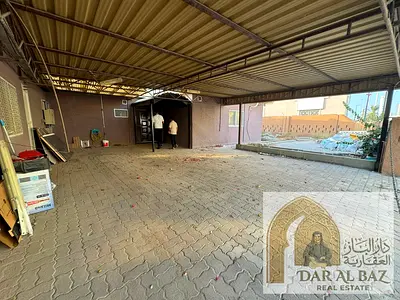 فيلا طابق واحد للإيجار السنوي في الرفاعة – الشارقة • غرف النوم: 4 غرف • الصالة: متوفرة • المجلس: متوفر • غرفة الخادمة: متوفرة • غرفة الحارس: متوفرة •