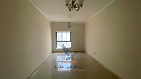شقة غرفتين وصالة مع غرفة خادمة وغرفة غسيل وشهر مجاني لإيجار السنوي في عجمان