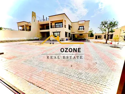 Specious 4bedroom villa with maid-room prime location close to University