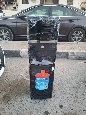 Bottom load water dispenser