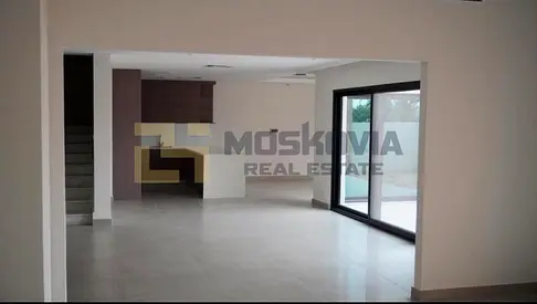 Amazing 3-bedroom townhouse / conner / ready to move-in villa