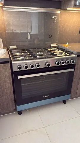 Bosch 5-Burner Gas Range with Oven - Good Working Condition
