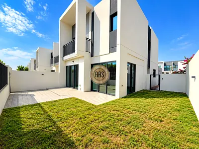 SINGLE ROW MODERN STYLE 4BR+MAID VILLA READY TO MOVE