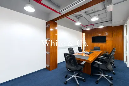 LOW FLOOR| 3 PARKING SPACES| FURNISHED|