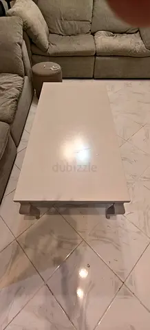 White rectangular coffee table in good condition