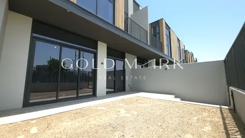 Facing Park | Nice Community | Amazing location