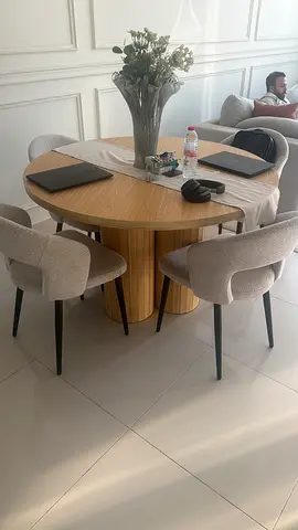 Dining table - brand new - round 120cm