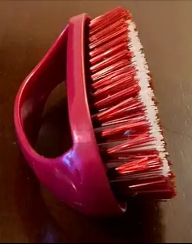 Cleaning Hand Brush مشط تنظيف يدوي