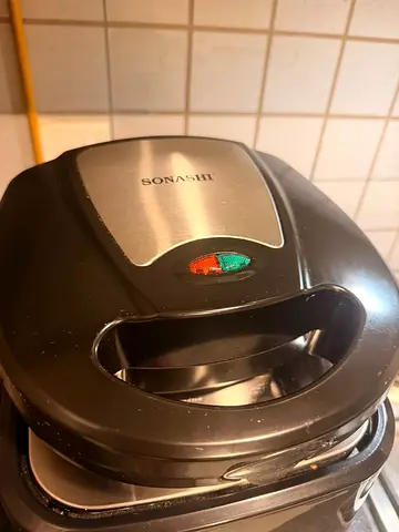 Sonashi Sandwich/Grill Maker - Good Working Condition
