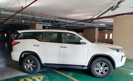 2021 Toyota FORTUNER photo 8