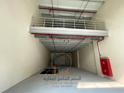 مستودع 3600 قدم مربع مع ميزانين ونظام إطفاء حديث للإيجار بالجرف الصناعية 1