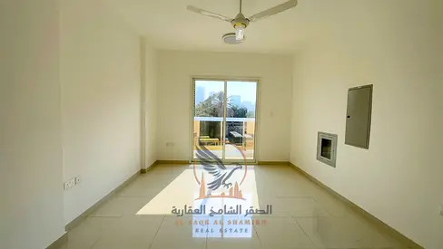 شقة ثلاث غرف وصالة للإيجار السنوي  بناية جديدة أول ساكن  جميع الغرف ماستر