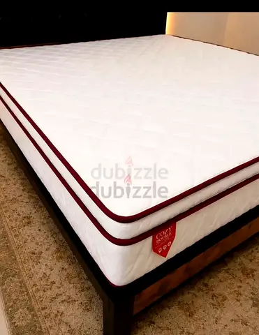 urgent sale - Queen size mattress in flawless condition — ONLY serious buyer !!