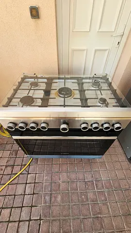Bosch Gas Cooker and Over - 5 Burner