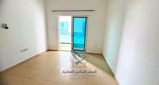 شقة غرفة وصالة للإيجار السنوي في سيتي تاور عجمان شارع خليفة  بلكونة وموقف خاص