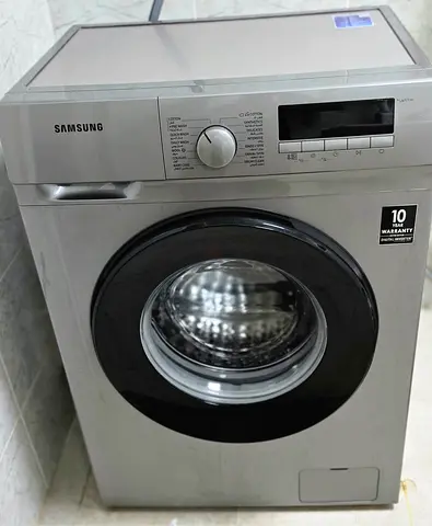 Samsung Front-Load Washing Machine Neat and Clean
