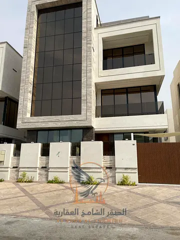 Luxury Villa 5 Master Bedrooms 3 Lounges Majlis Private Pool Elevator Rooftop Park View