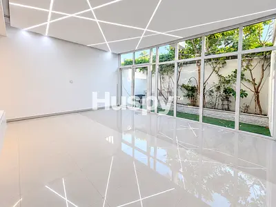 Unfurnished | Extended Living Area | Single Row