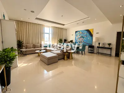 Vacant | High Floor I Private Beach