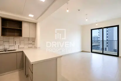 Spacious Apartment | Corner Unit | Unfurnished