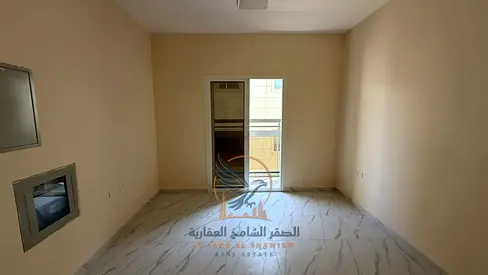 شقة غرفة وصالة للإيجار السنوي بحمامين وتكييف مركزي وبلكونة بمساحات واسعة وتشطيبات ممتازة بموقع استراتيجي وحيوي وجاهزة تماما للسكن الفوري