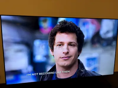 Samsung LED TV - Good Working Condition - A few glitches and dead pixels in image