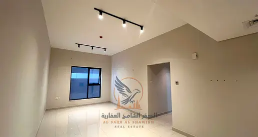 غرفتين وصالة للإيجار السنوي في شارع خليفه –عجمان  بالقرب من جسر غلفا