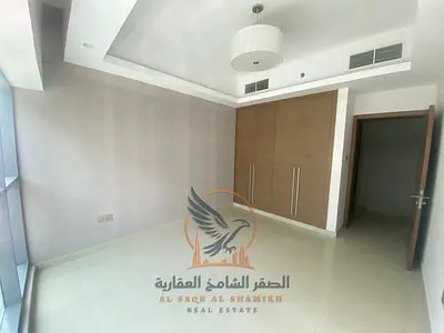 شقة غرفة وصالة للإيجار السنوي في جلفا تاور بالراشدية 1 عجمان مع خزائن حائط، قريبة من كل الخدمات بسعر  مميز مع تسهيلات بالدفع علي 6 شيكات